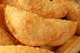KAJJIKAYALU || కజ్జికాయలు || 500 GR / 1.10 lb